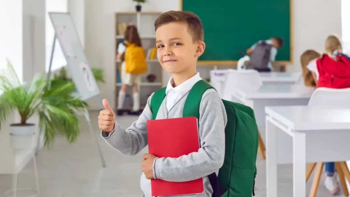 Žák ukazuje palec nahoru