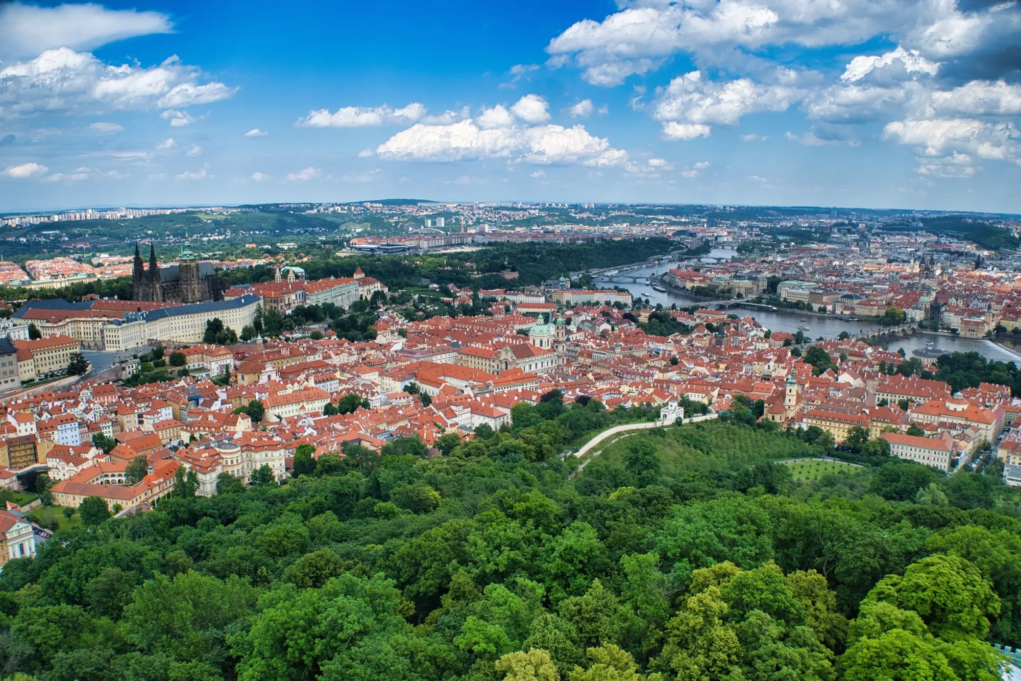 Shutterstock_2497177773 - Techsvět Výhled z Petřínské věže