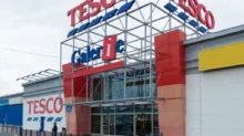 Vchod do Tesca