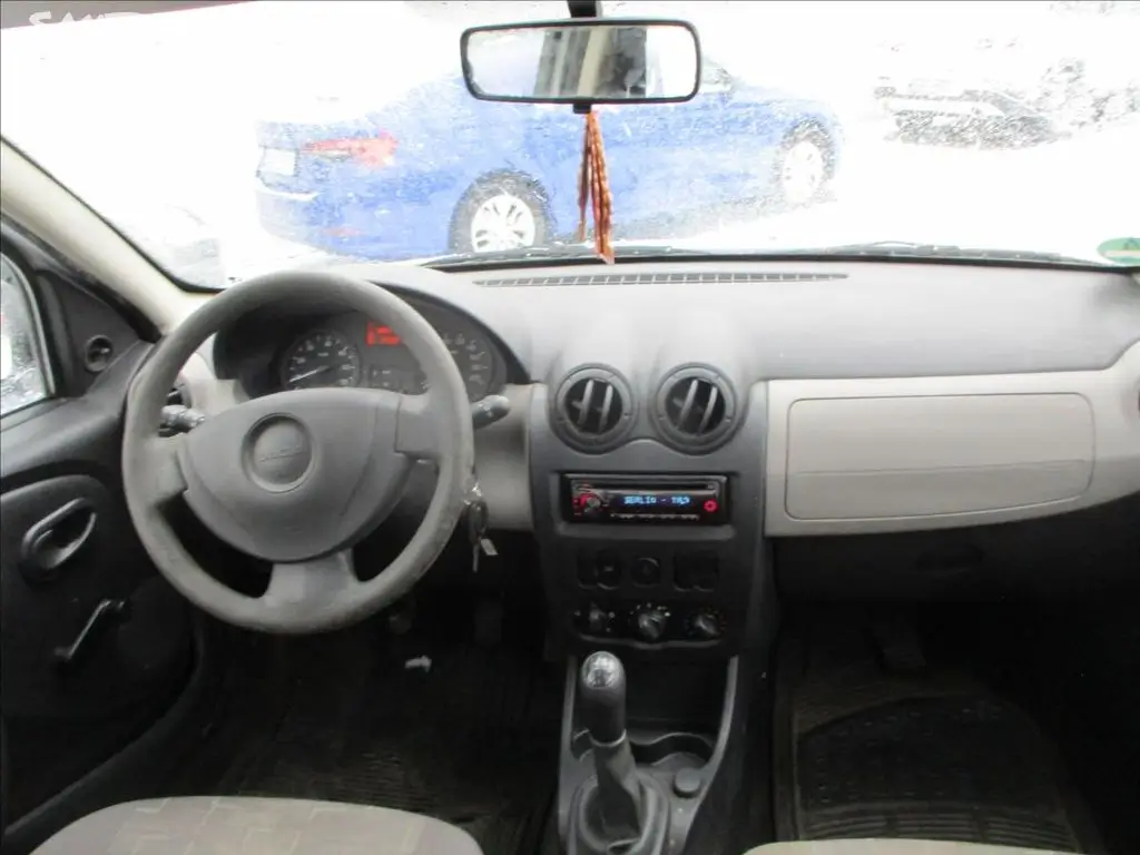 c162 - Techsvět Dacia Sandero palubní deska