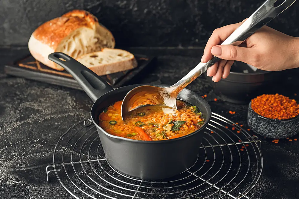 Vegetariáni by do svého jídelníčku měli zařadit třeba čočku. - Techsvět čočková polévka