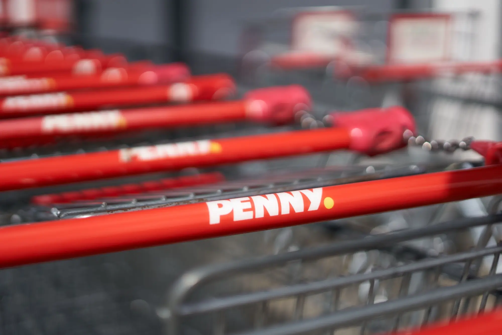 Nákupní vozík s logem Penny