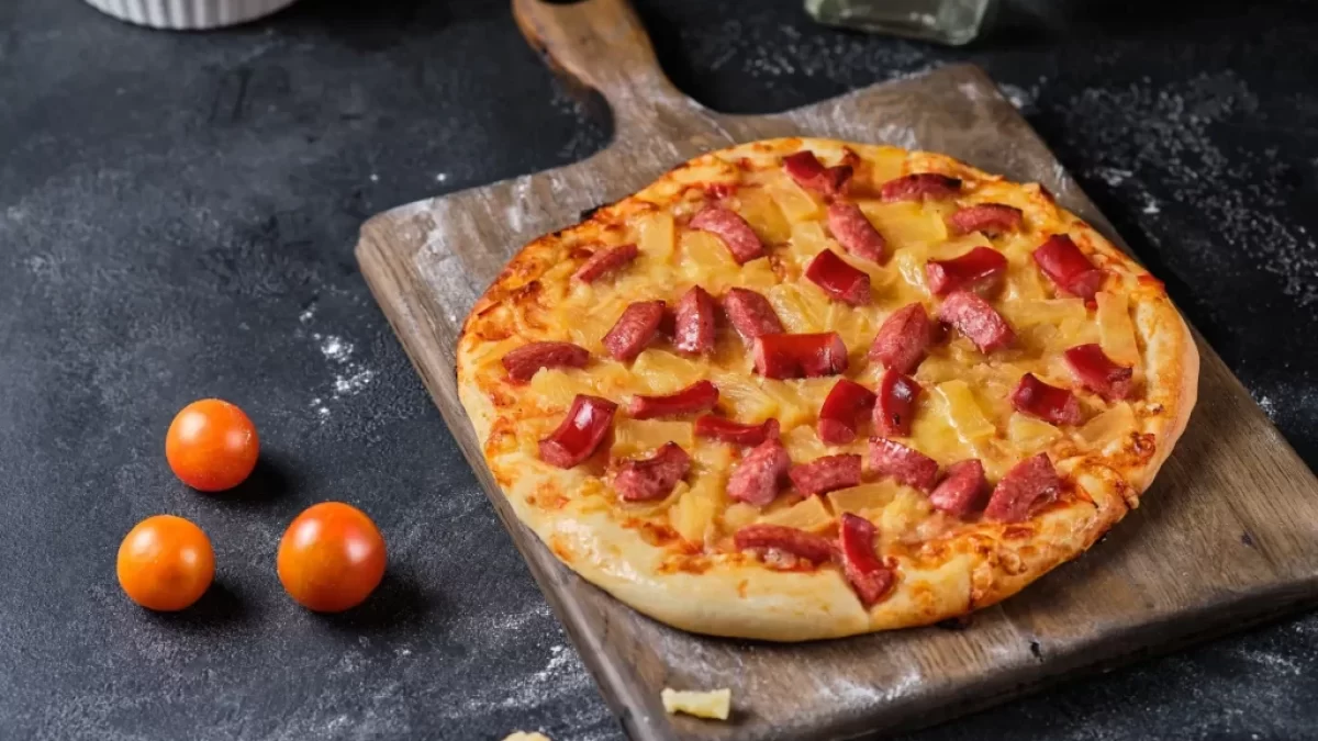 Česká pizza s klobáskou