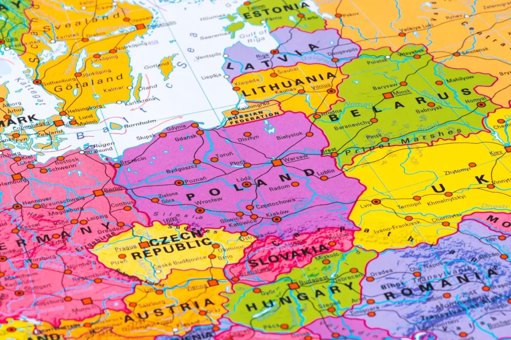 Žáci se učí najít Česko na mapě a poznávají blíže okolní státy, FOTO: Shutterstock - Techsvět česko na mapě