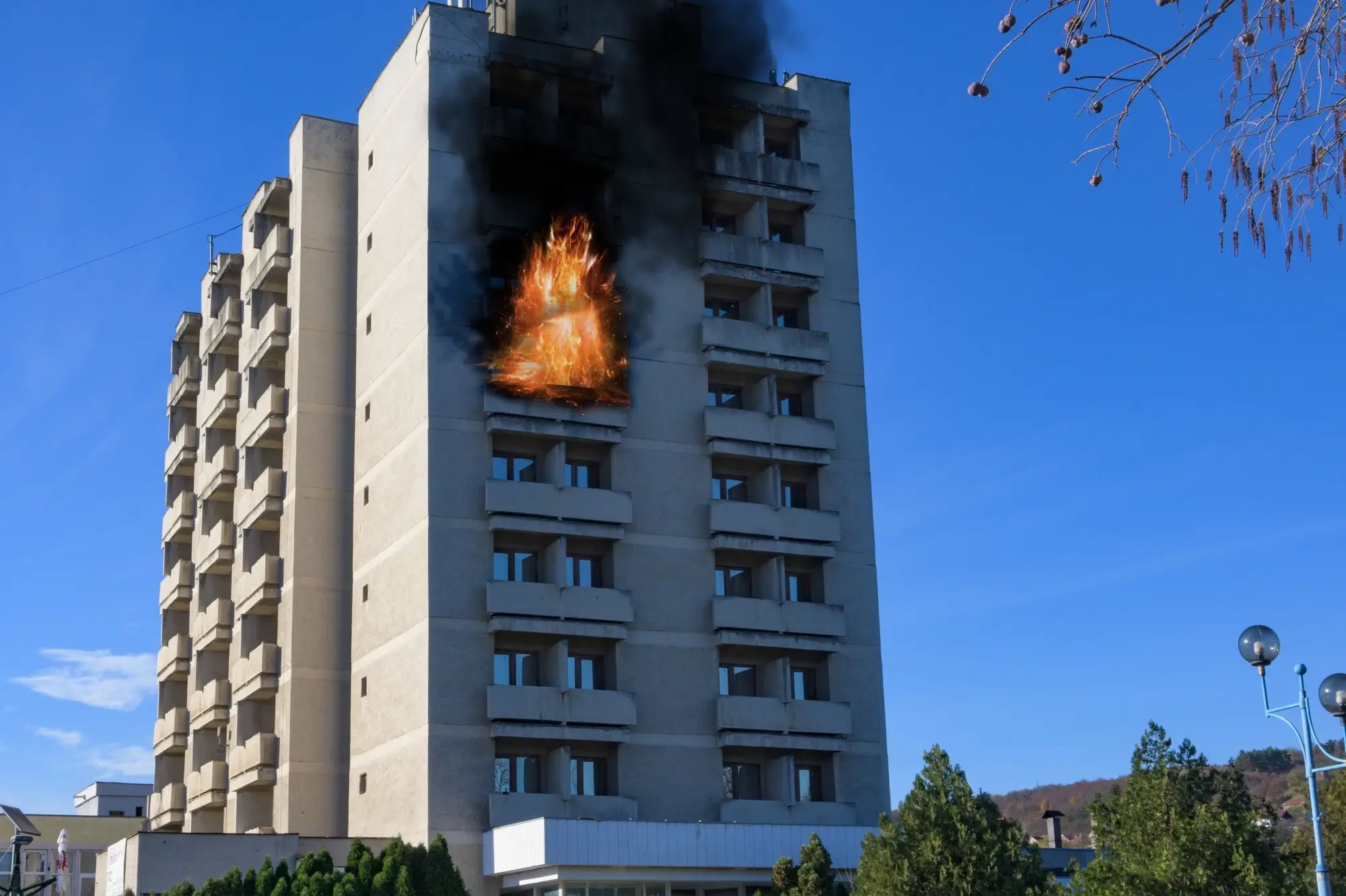 - Techsvět Hořící panelák