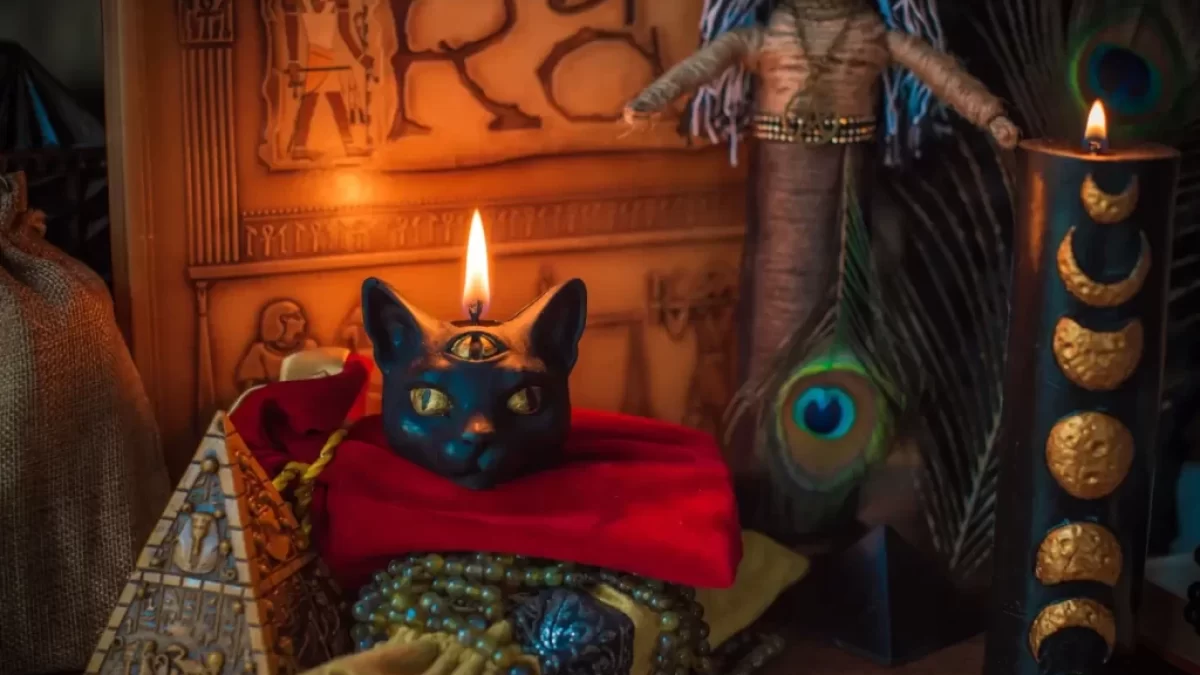 Magický oltář s kočkou a svící