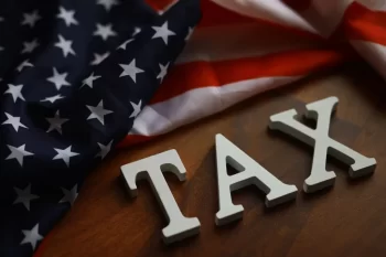 Donald Trump oznámil, že USA uvalí 25% cla na dovoz veškerých automobilů vyrobené mimo "jeho" zemi.