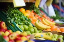 ovoce v supermarketu