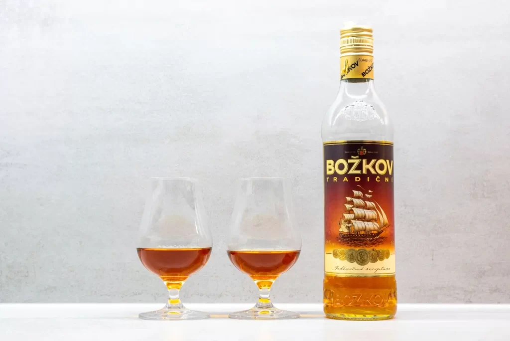 Český rum má svoje kouzlo - Techsvět rum Božkov