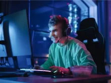 Muž u PC