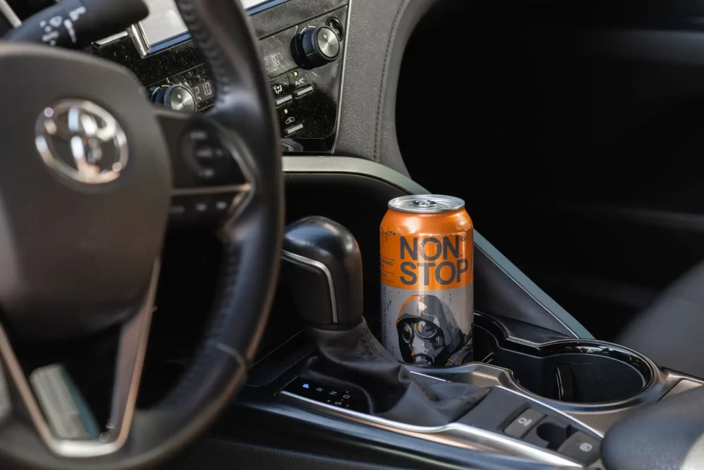 - Techsvět energy drink v autě