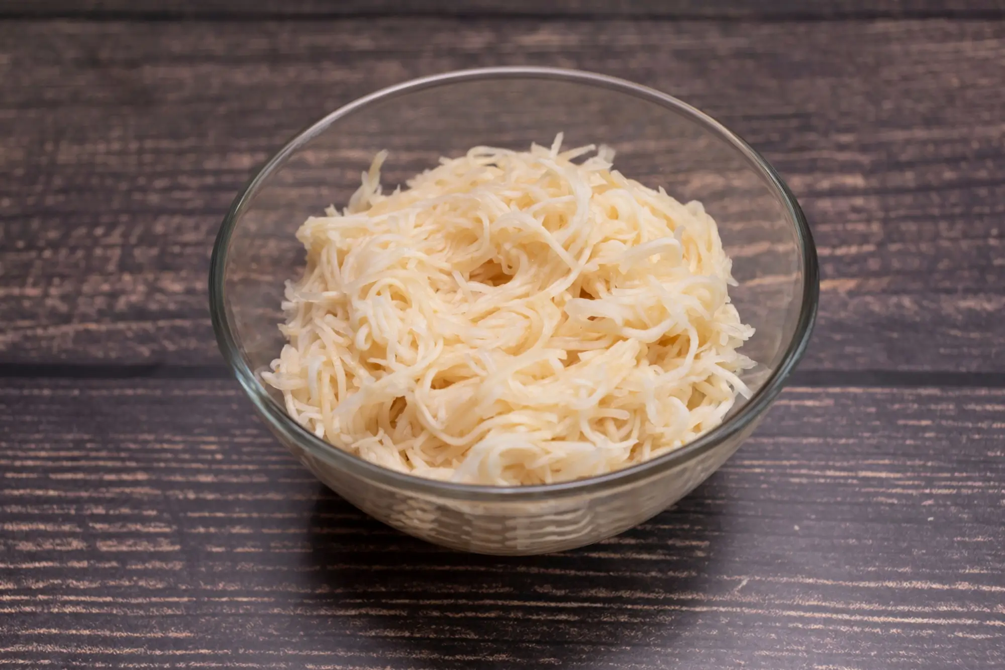Shutterstock_2343941343 - Techsvět Celer nakrájený na proužky