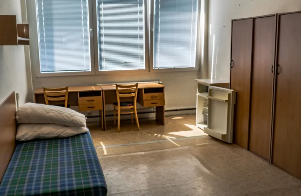 Koleje jsou v Česku poměrně drahé. Navíc zdaleka ne všichni studenti ji seženou. - Techsvět Koleje