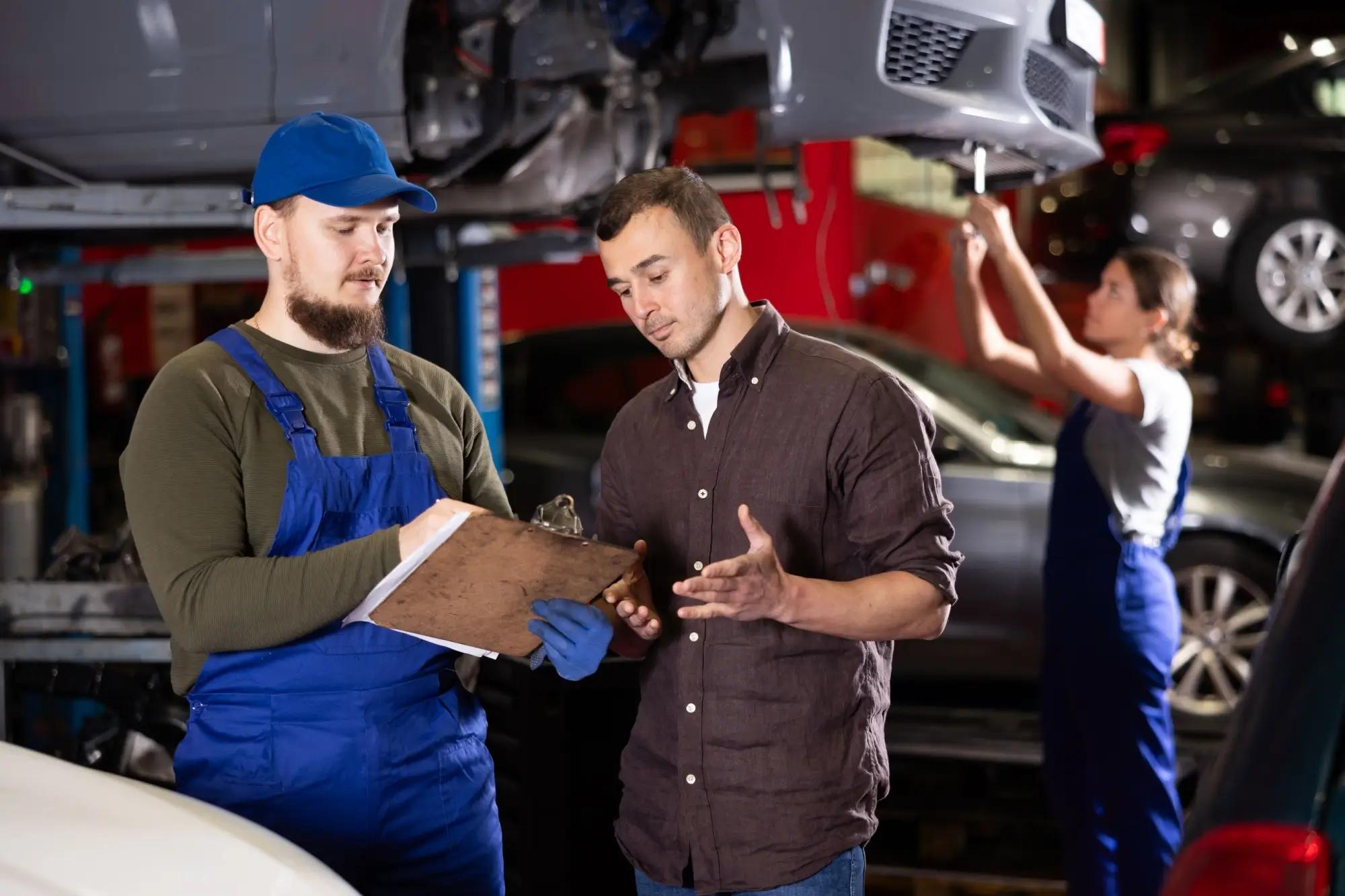 - Techsvět Automechanik komunikuje se zákazníkem