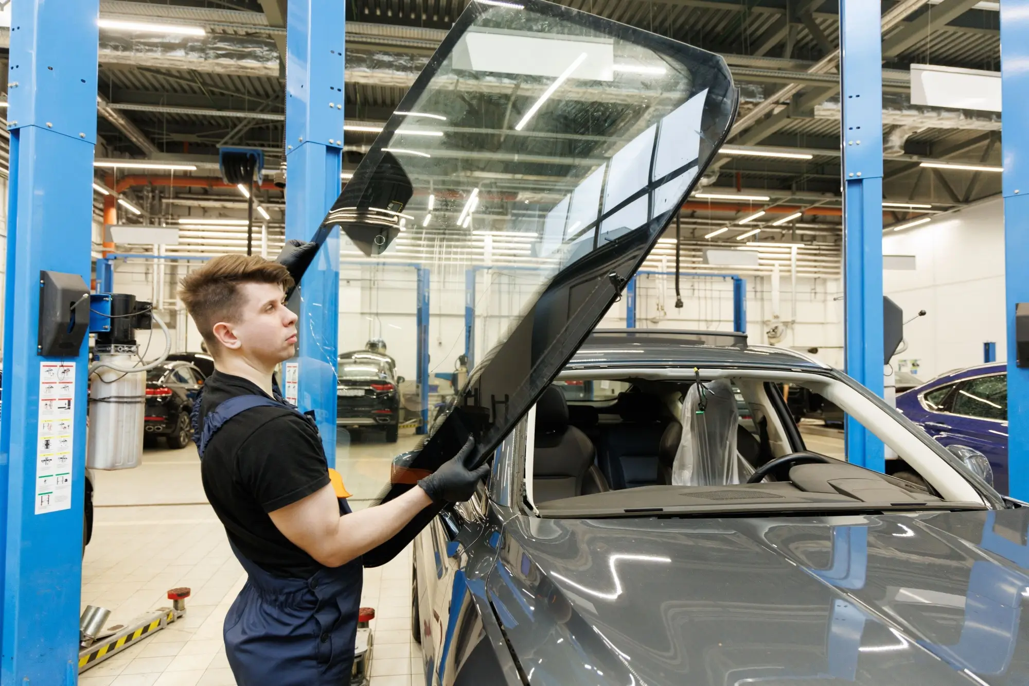 - Techsvět Výrobní linka v automobilce