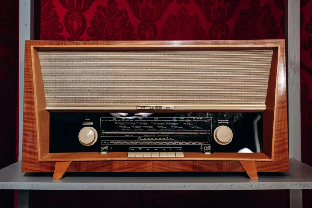 Shutterstock_2513927669 1 - Techsvět Radio Tesla