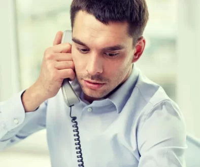 telefonující muž