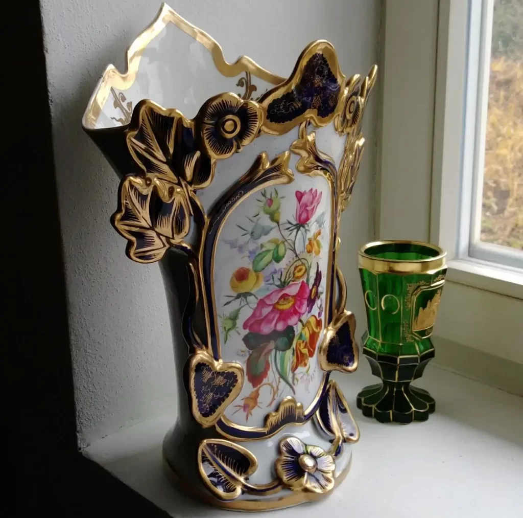 porcelanova-vaza-vynikajici-malby-paris-vieux-rok-1880-francie-112875563 - Techsvět Porcelánová váza