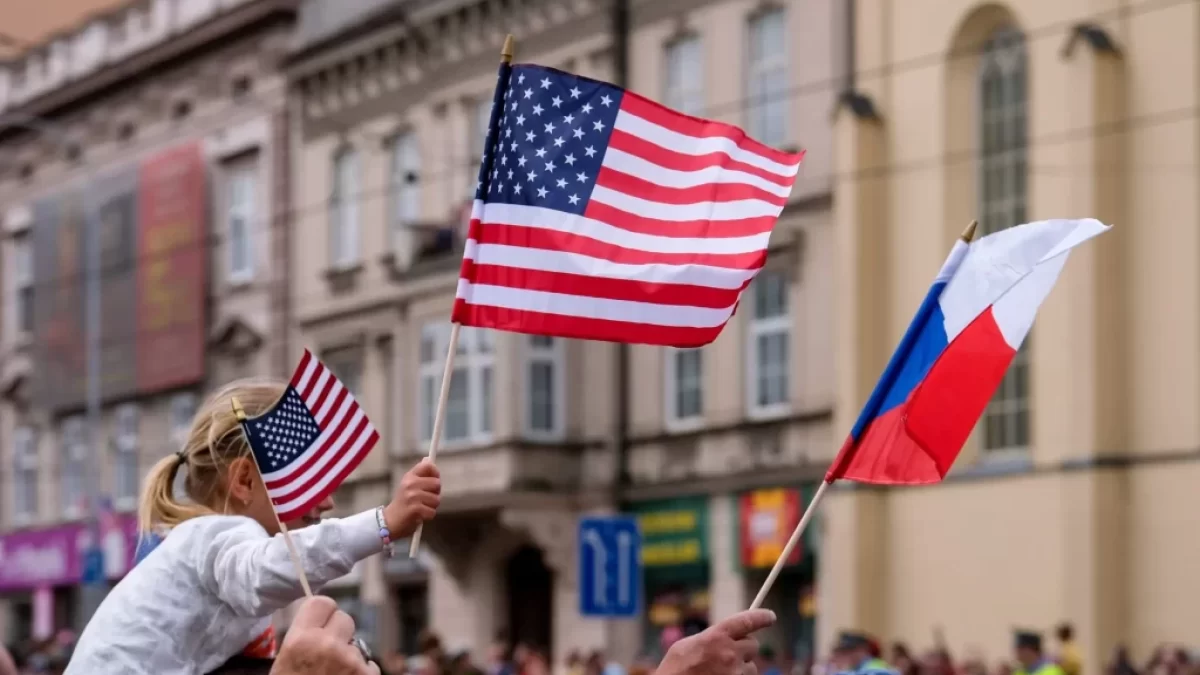 česká a americká vlajka