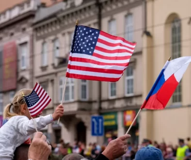 česká a americká vlajka