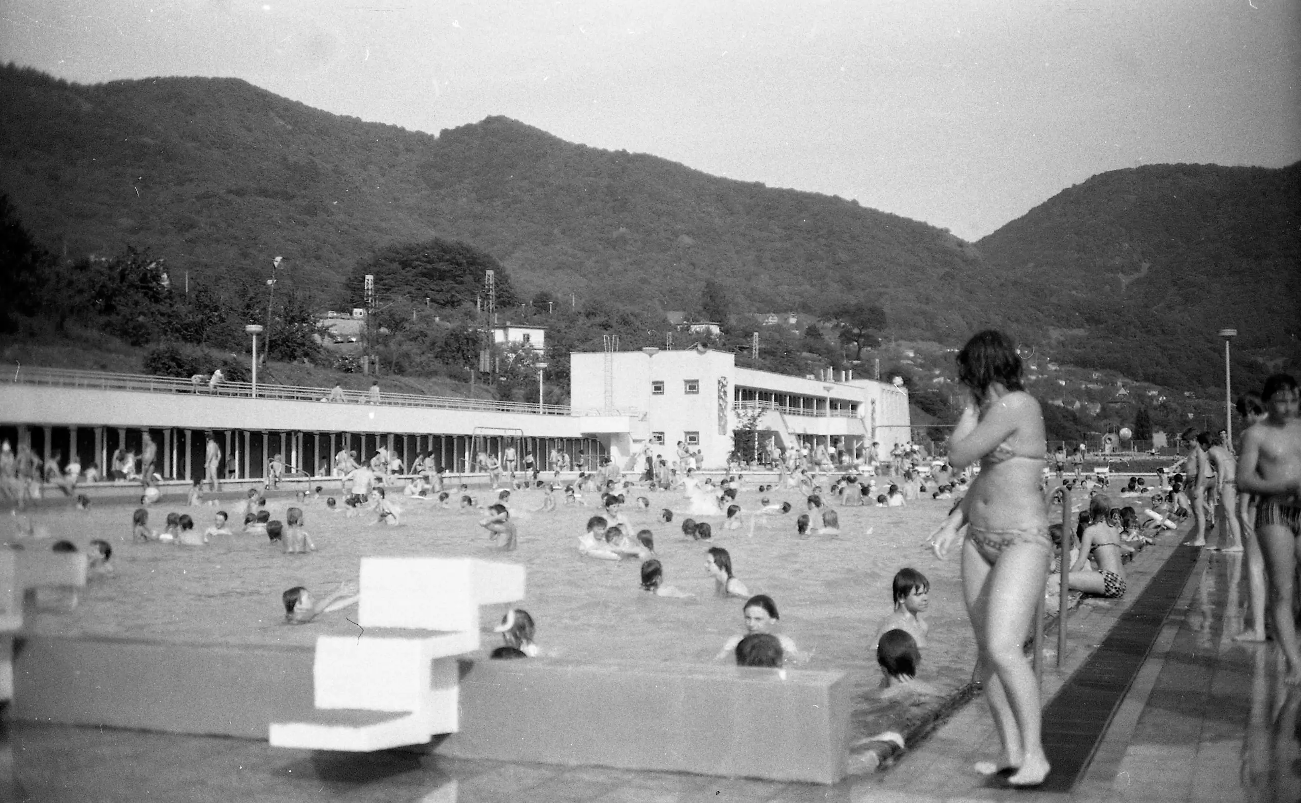 2560px-Koupaliste_Brna_197x_08 - Techsvět Koupaliště Brná v minulosti