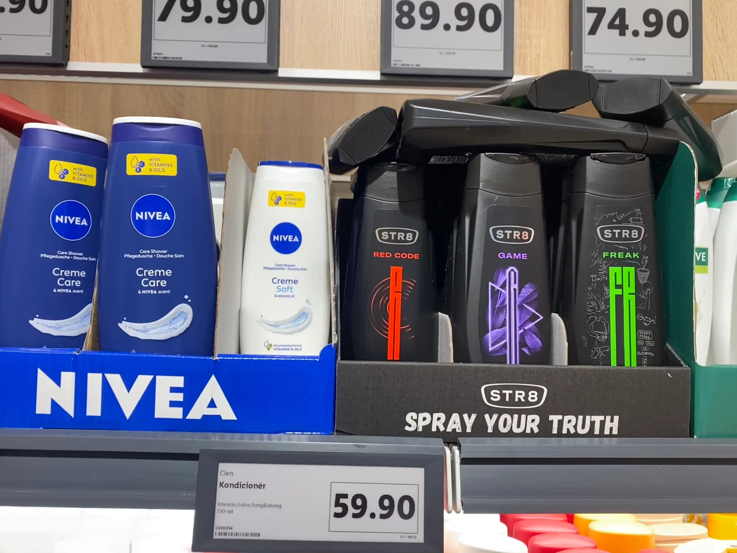 Srovnali jsme sprchové gely z DM a Lidlu