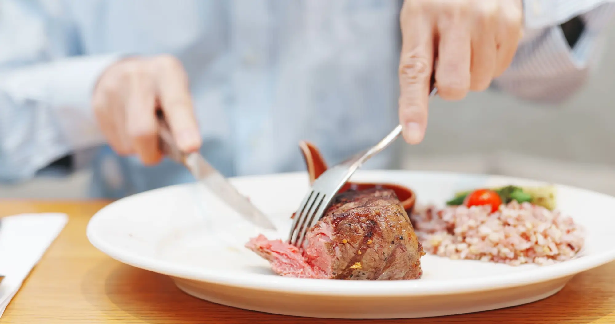 Shutterstock_1921737518 - Techsvět Steak a rýže