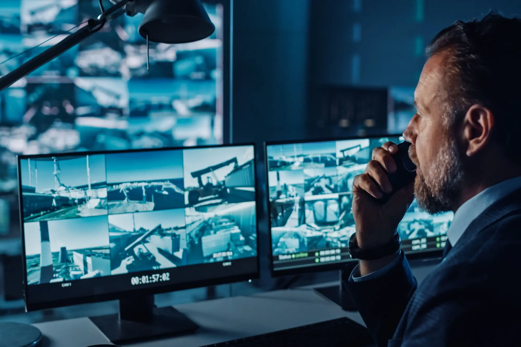 - Techsvět Pracovník u kamer