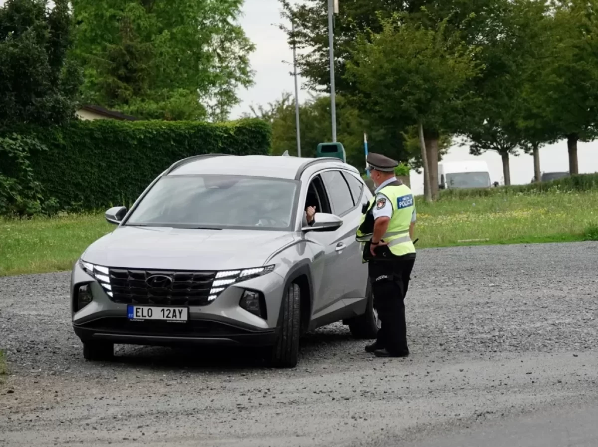 Policie staví řidiče