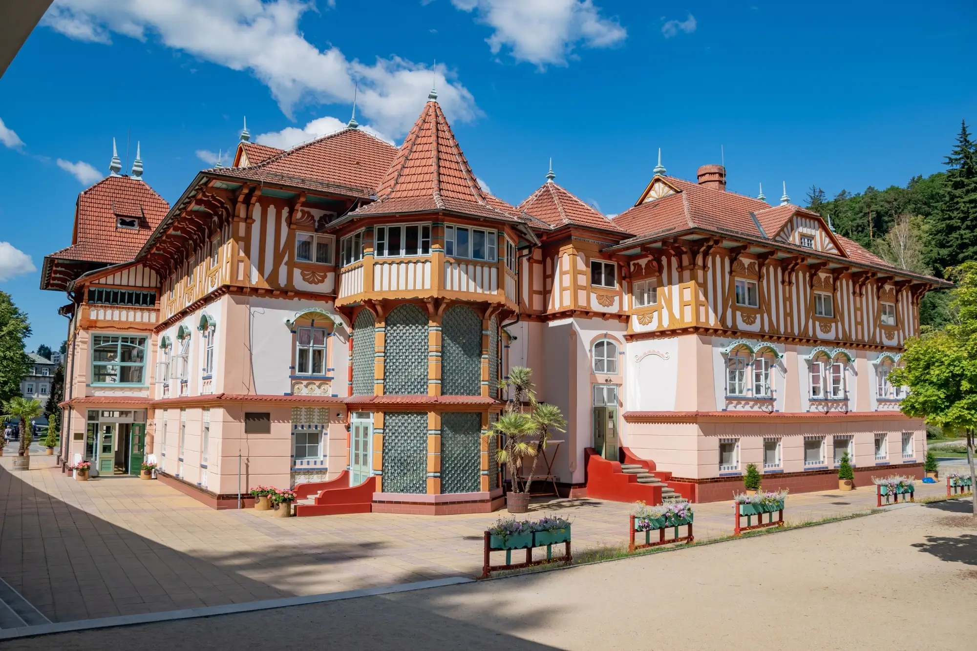 Shutterstock_2260283431 - Techsvět Architektura v Luhačovicích