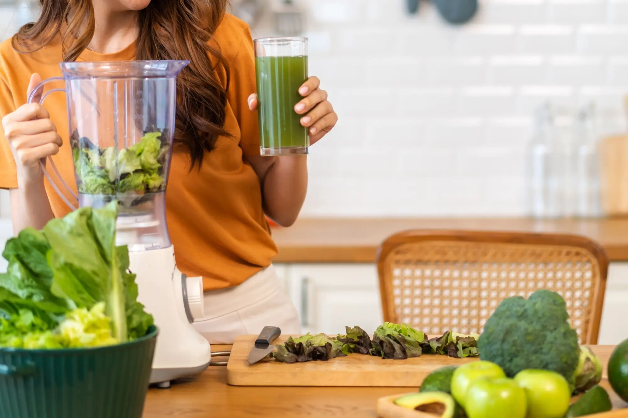 - Techsvět Žena se smoothie ze zeleniny