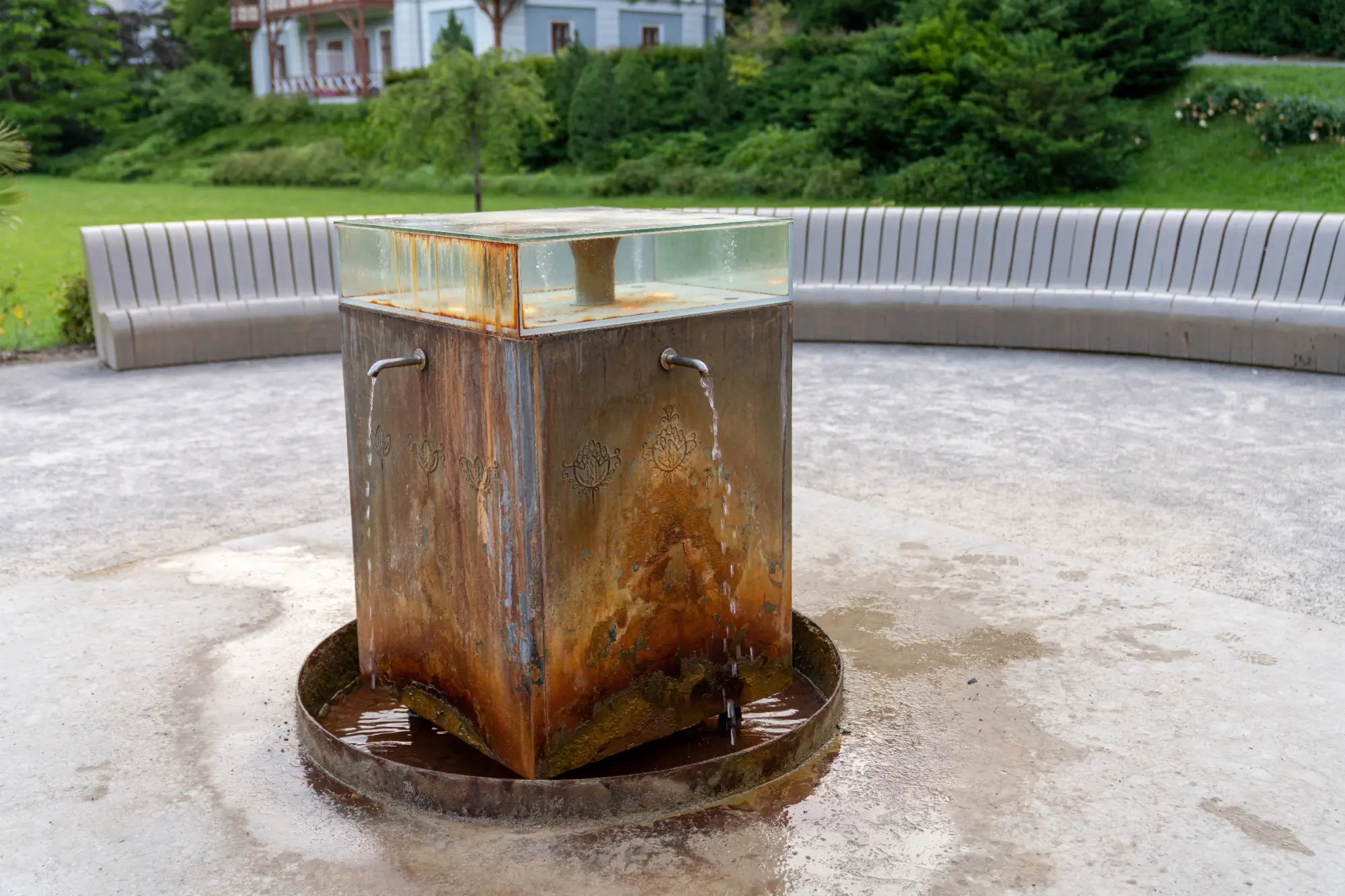 V Luhačovicích můžete ochutnávat jakoukoliv minerální vodu | Foto: Shutterstock - Techsvět Minerální pramen v Luhačovicích