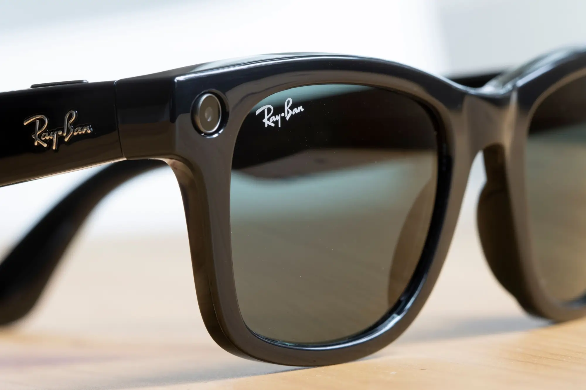 - Techsvět Ray Ban brýle s kamerou