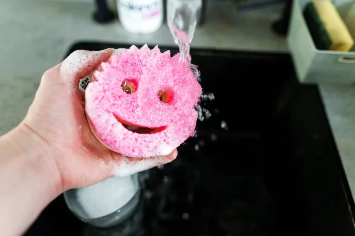 Magická houbička Scrub Daddy