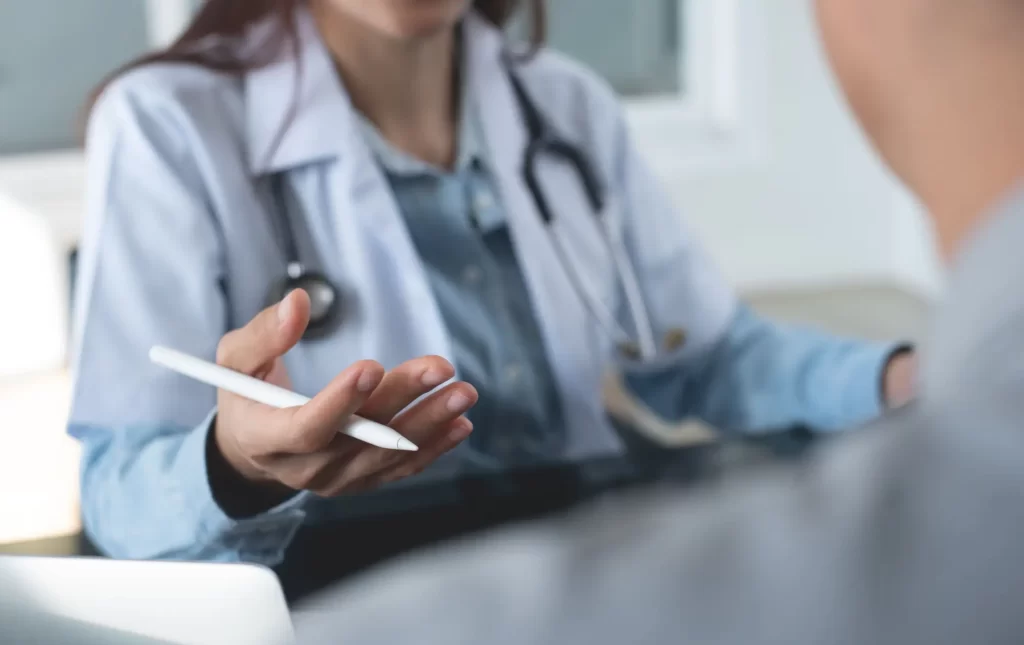 Češi na prevenci kašlou, FOTO: Shutterstock - Techsvět lékařka a pacient