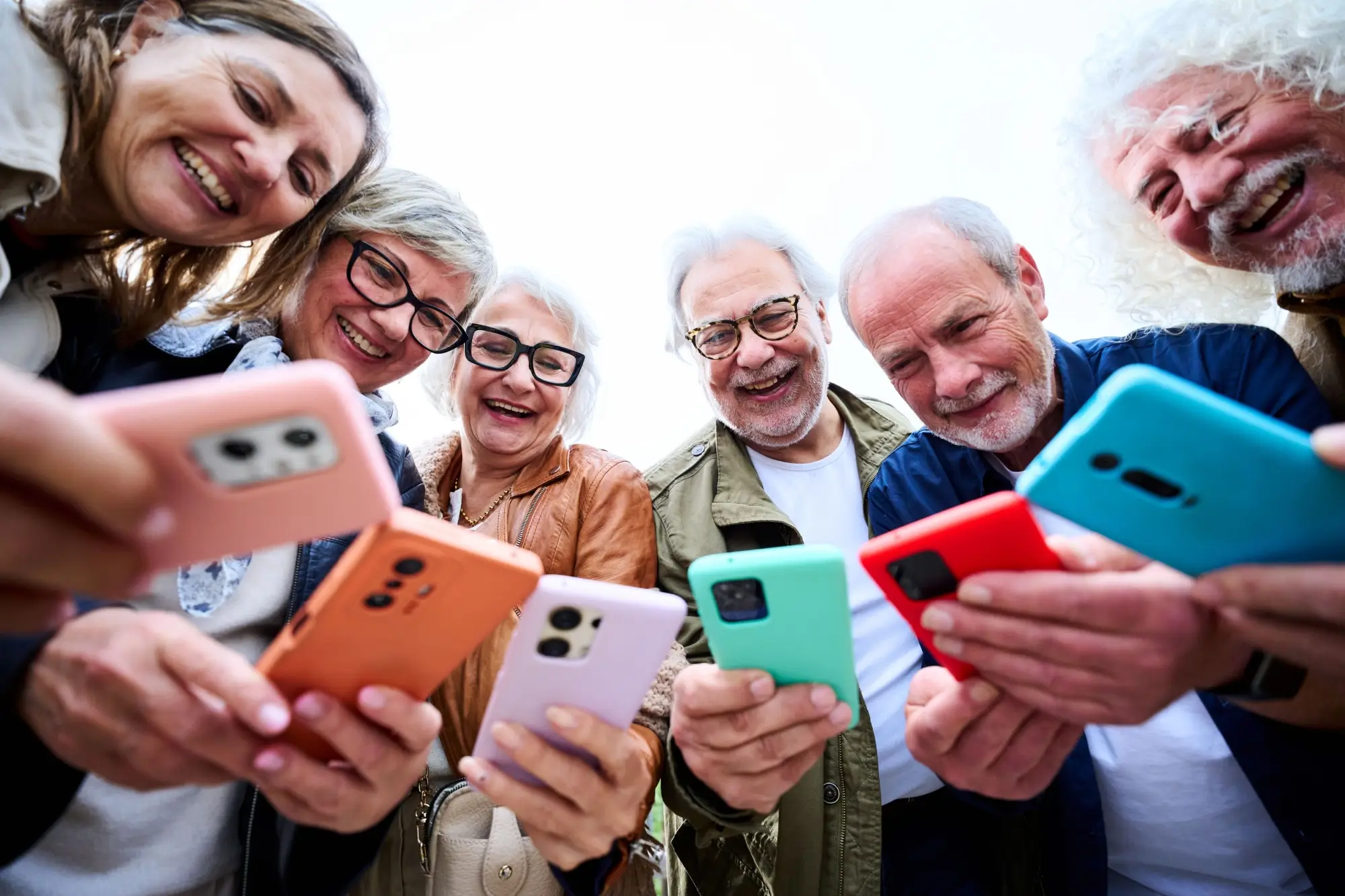 - Techsvět Senioři s mobily