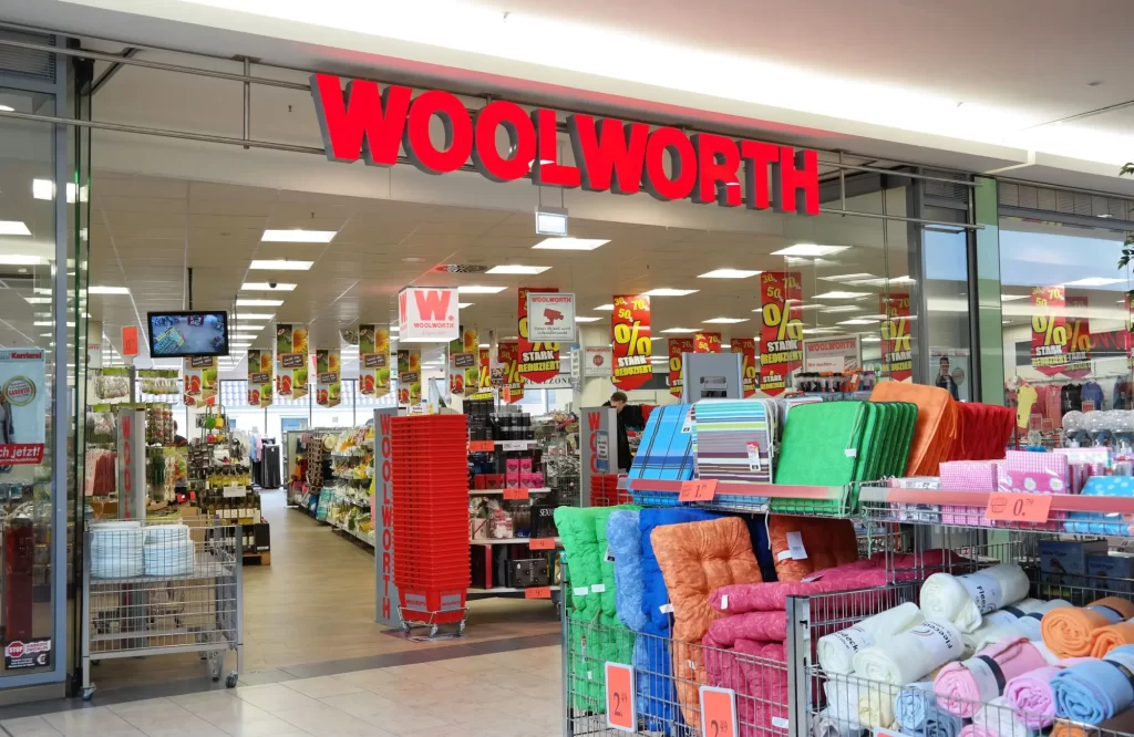 Woolworth se v Česku bude zaměřovat především na oděvy a domácí potřeby. - Techsvět Woolworth