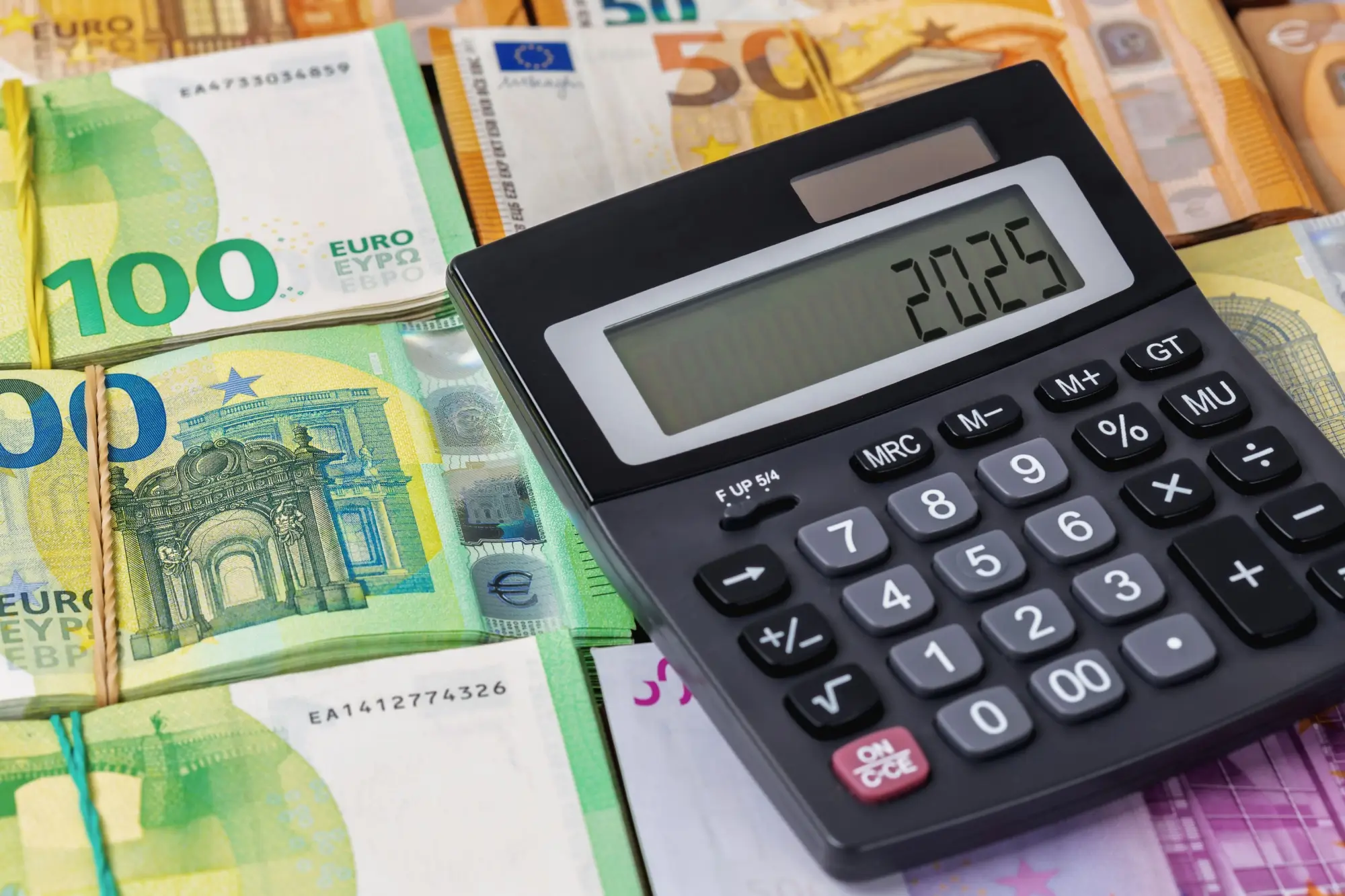 - Techsvět Kalkulačka a Euro bankovky