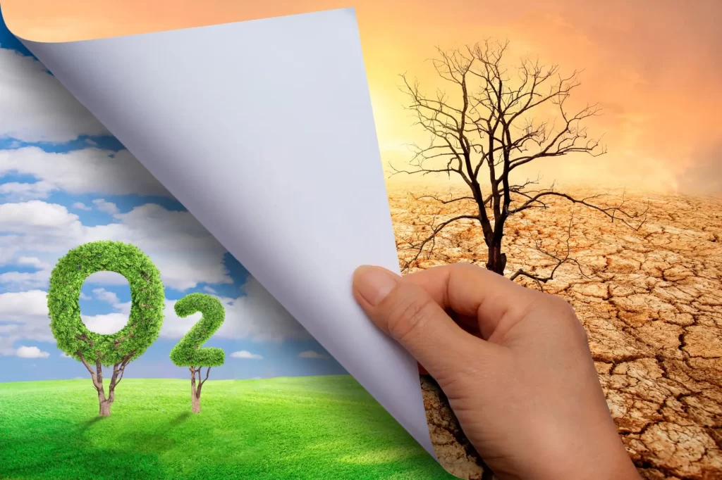 Shutterstock_aO22 - Techsvět žena otáčí stránku