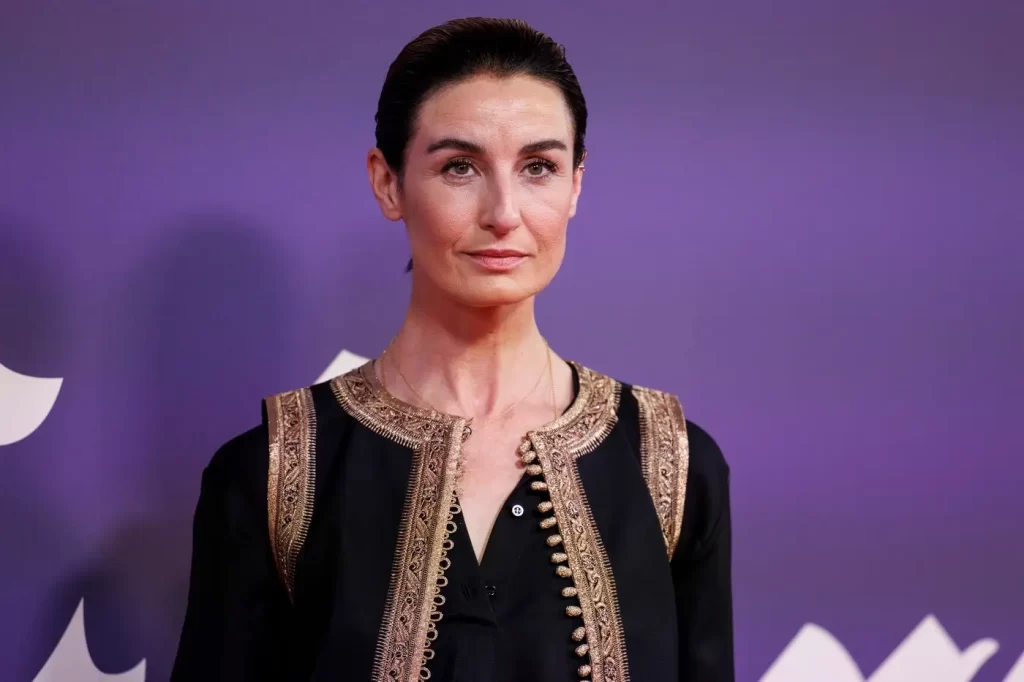 Čím rovnější vlasy, tím elegantnější dojem - Techsvět žena s krátkými vlasy
