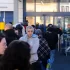 fronta lidí před Lidlem