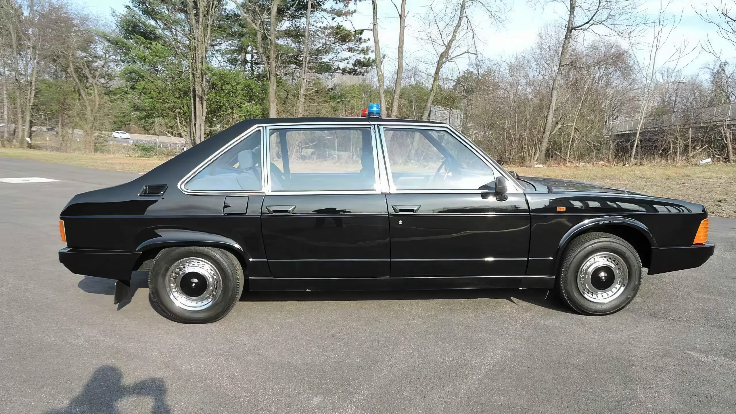 0 2-topaz-upscale-2x 1 - Techsvět Tatra 613 pro KGB