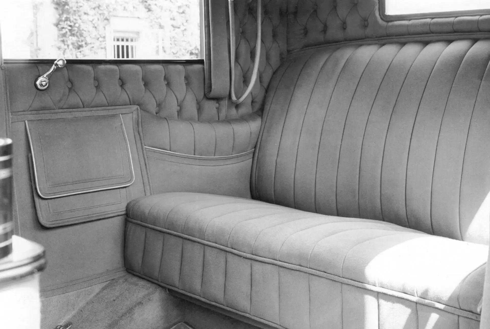 210510_in-the-service-of-president-tgm-2-1920x1290 - Techsvět Škoda-Hispano Suiza vnitřek