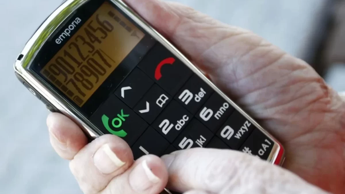 Mobilní telefon pro seniory