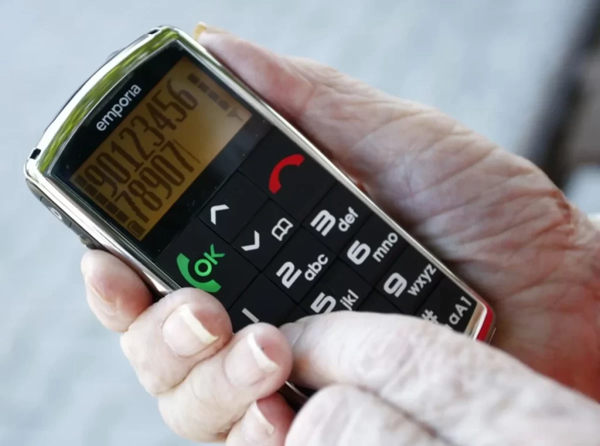 Mobilní telefon pro seniory