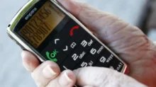 Mobilní telefon pro seniory
