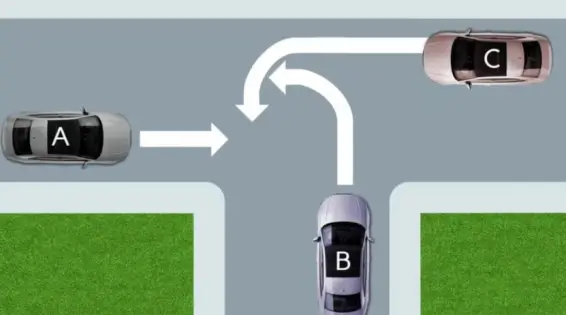 Víte, které auto pojede jako první? - Techsvět Křižovatka hádanka