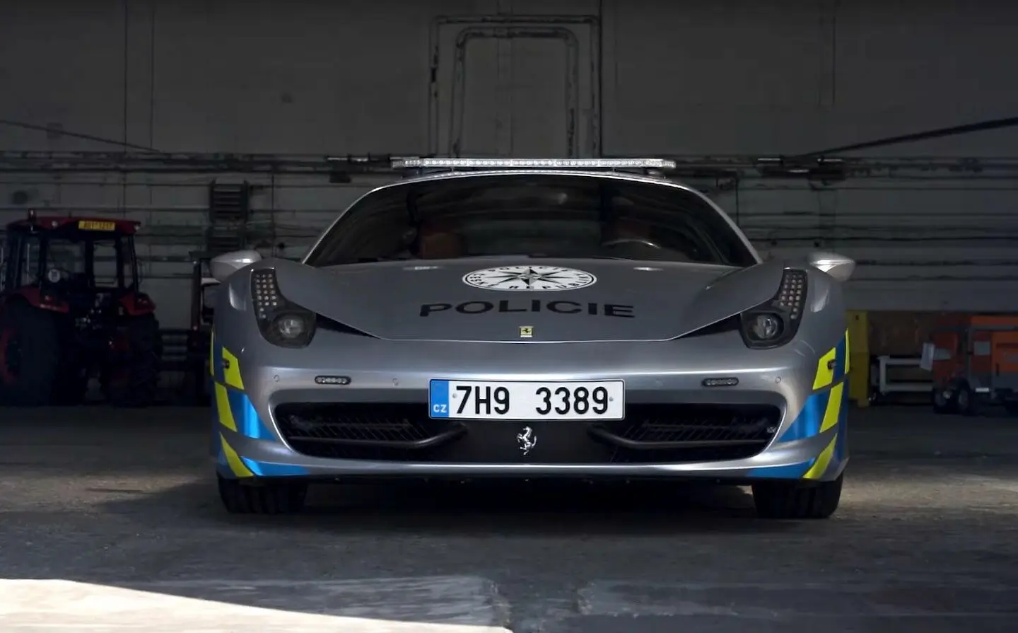 7816467 - Techsvět Policejní Ferrari