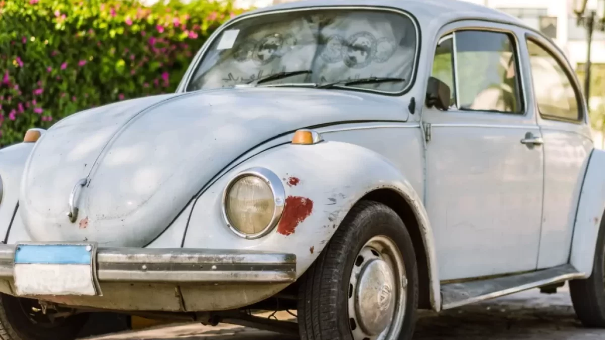 Auto VW Brouk na ulici