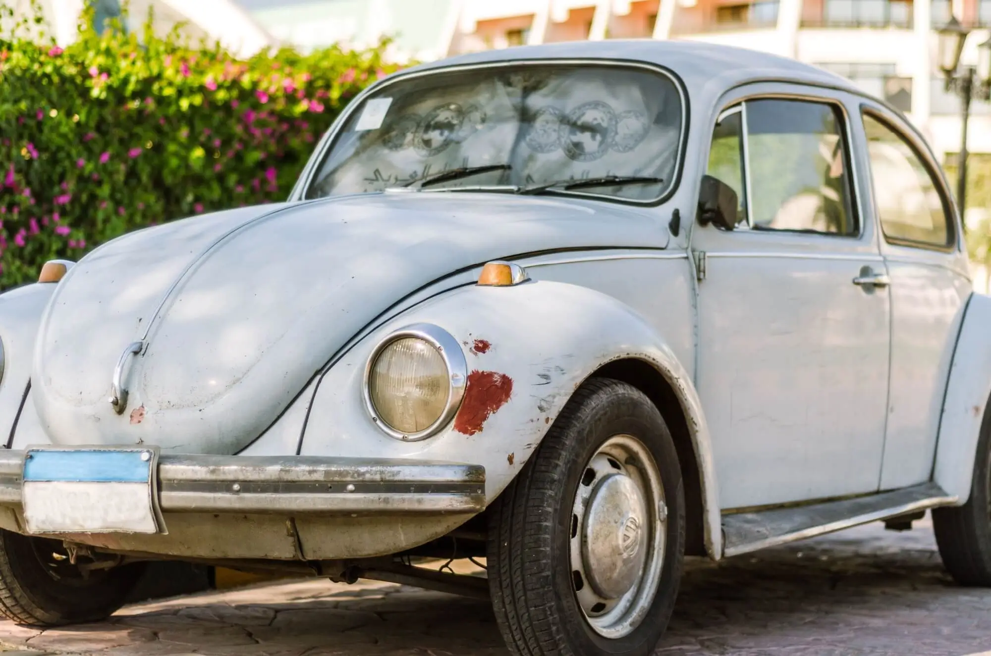 Auto VW Brouk na ulici